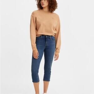 Levi’s Classic Capri Jeans